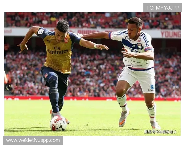 足球即时比分查询平台，提供详细的比赛时间、比分变化和赛况分析，满足用户多角度了解比赛的需求